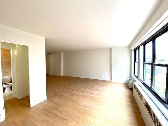 4th image of 145 4th Ave Penthouse L0