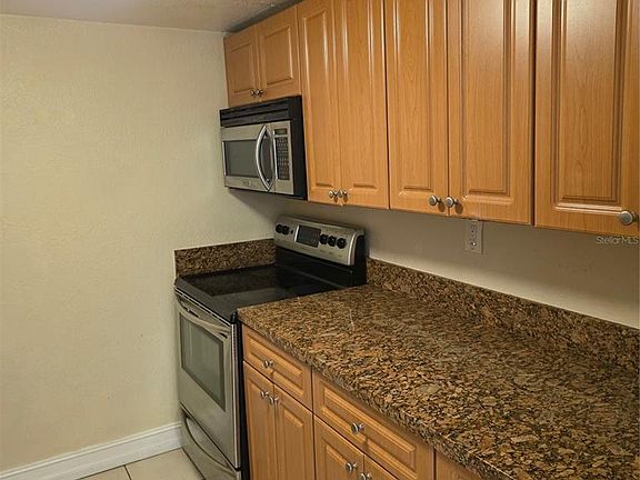 4th image of 5221 BAYSHORE BOULEVARD #29