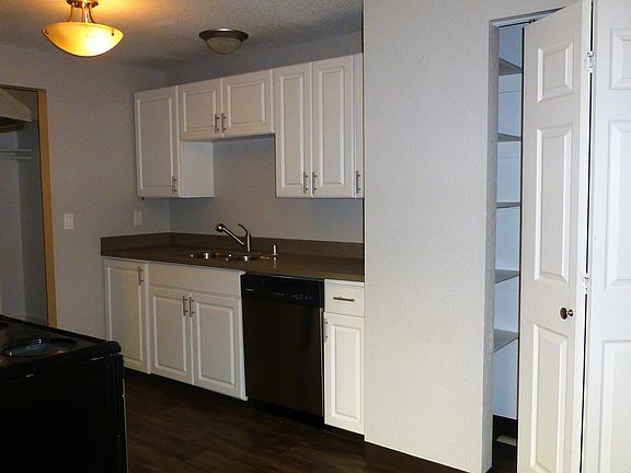 5th image of 510 N J St APT 1