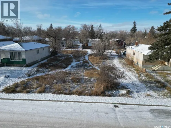 820 Robinson St, Regina, SK S4T 2M3