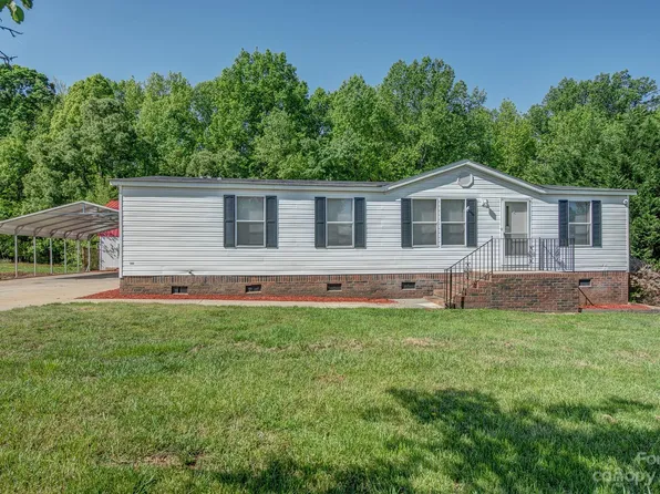 508 Mountain Meadows Dr, Bessemer City, NC 28016