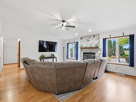 5th image of 925 E Fitzsimmons ROAD