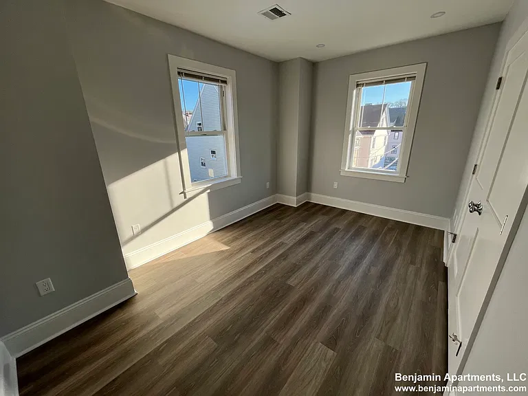 80 N Beacon St #5 — Photo 6