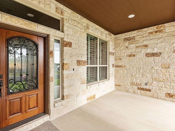 2nd image of 324 Ellebracht Dr