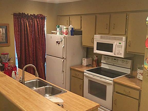 3rd image of 5807 Beverlyhill St APT 10