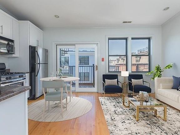 3rd image of 109 North St