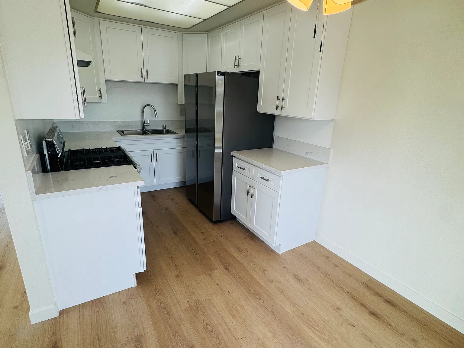 1 bed, 850 sqft, $1,750 — Photo 4