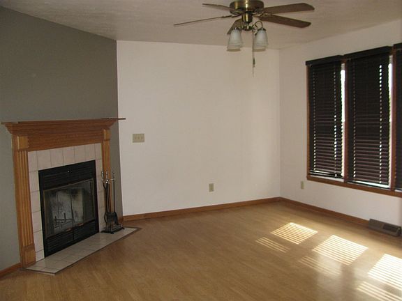 4th image of 2780 Balsam Ct
