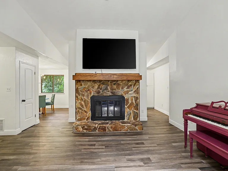 1830 Myrick Rd — Photo 7