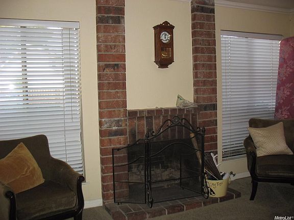 4th image of 7120 Blandford Ct