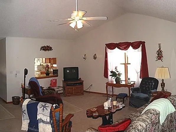 30921 Lyman Ct, Lindstrom, MN 55045