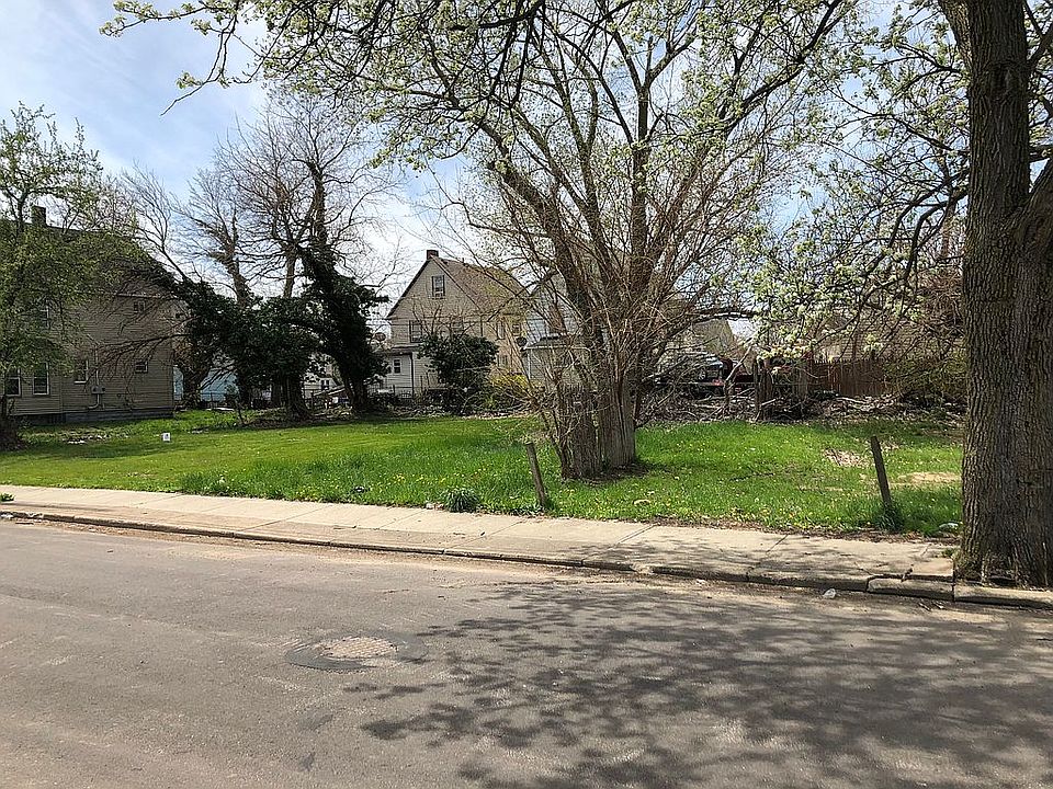 2nd image of 1220 E 83rd St