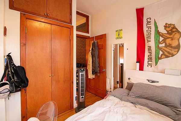 Rented by Isaac Silberstein, LREB | media 8