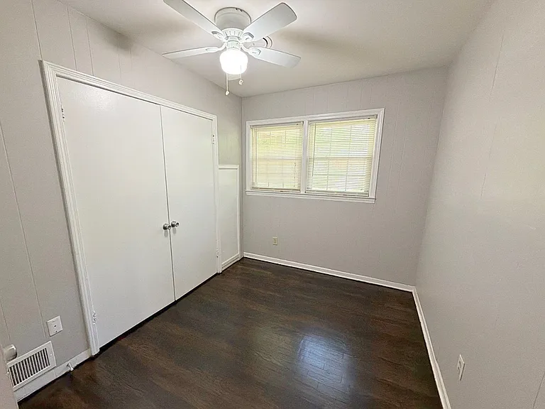 1922 Coventry Dr — Photo 5