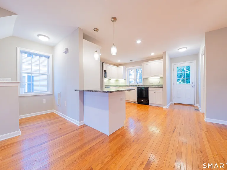 9 Englewood Ave #C — Photo 13