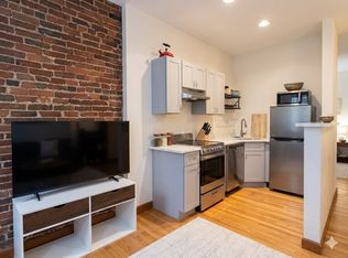 22 Battery St APT 1R, Boston, MA 02109