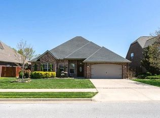 3805 SW Banbury Dr, Bentonville, AR 72712