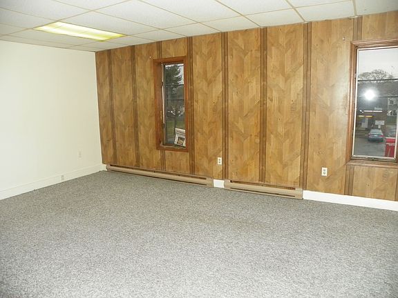 living room (12'-1/2 x 18'-1