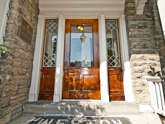 3rd image of 1321 Michigan Ave APT 5