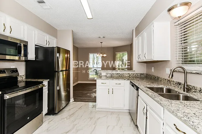 2305 Randi Rd — Photo 7
