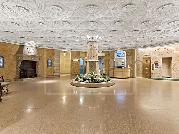 5th image of 1923 N Lincoln Park W #1