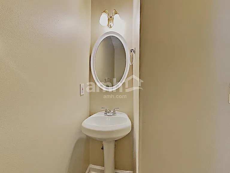2319 Clipper Ln — Photo 11
