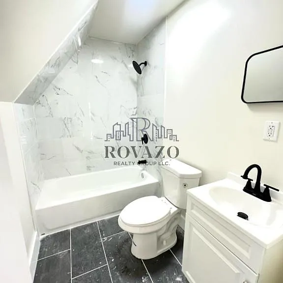 250 Amherst St #3 — photo 4 of 4