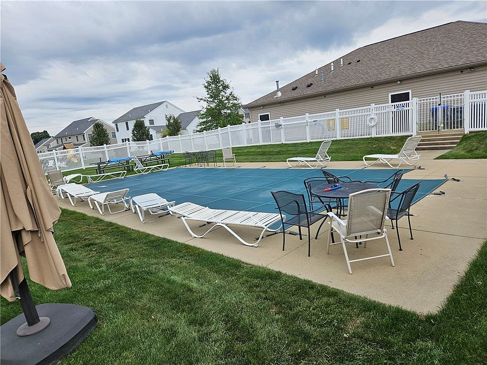2nd image of 132 Macintosh Ct