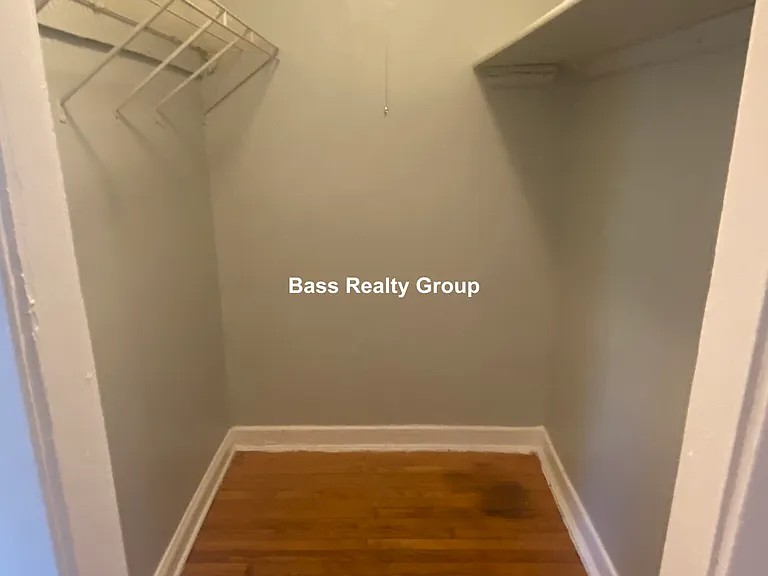 5945 N Greenview Ave #2D — Photo 3