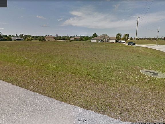 5th image of 24497 Tia Ct