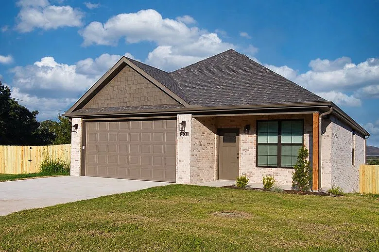 201 N Eagle Mountain St
