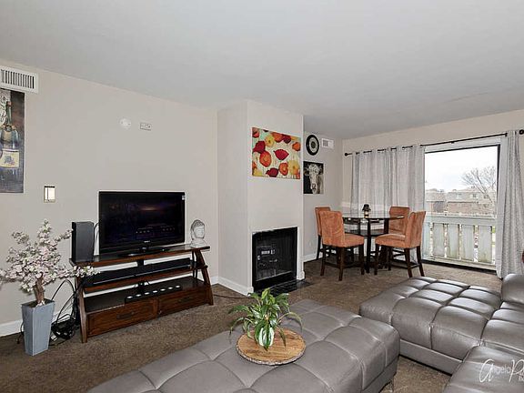 4th image of 4000 Bayside Dr Unit 312