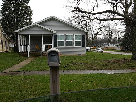 2nd image of 1402 Silverbrook Ave