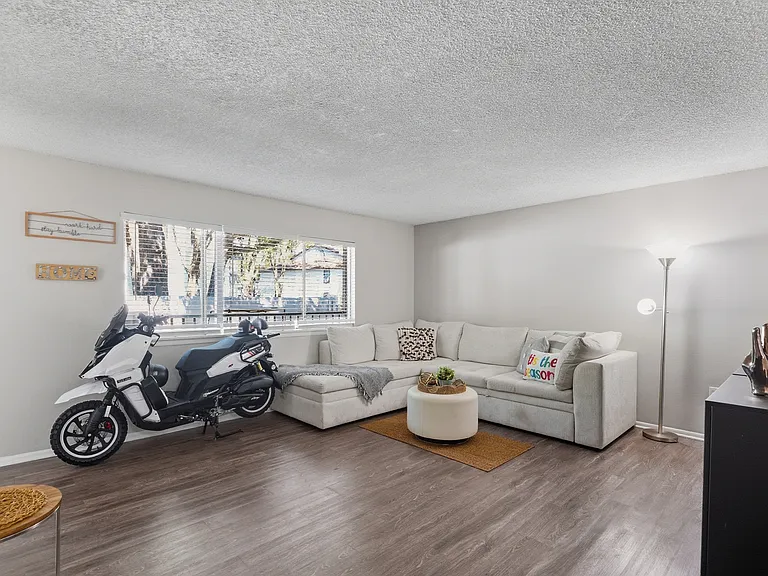 Welcome to Wymore 360 Apartments, where modern elegance meets comfort. Enjoy spacious living areas, stylish furnishings, and convenient amenities that enhance your lifestyle. Don't miss your chance to call this place homeschedule a tour today!