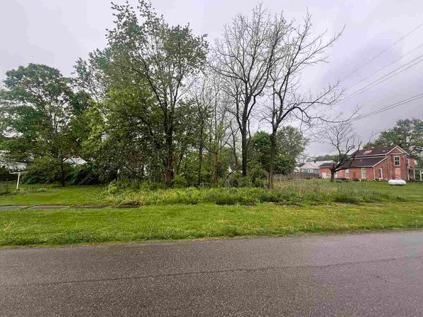 Walnut St, Williamsburg, IN 47393