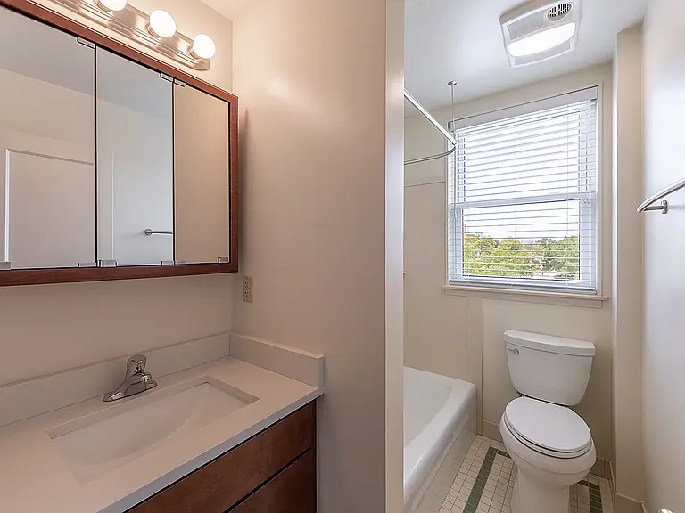 107 Bloomingdale Ave — Photo 10