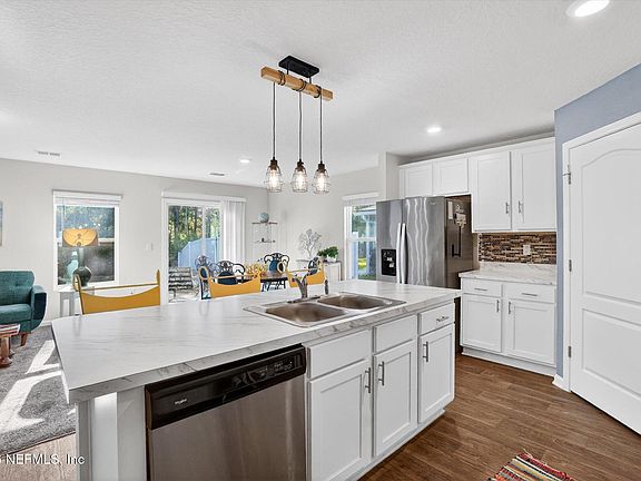 5th image of 430 FALCON RIDGE Road