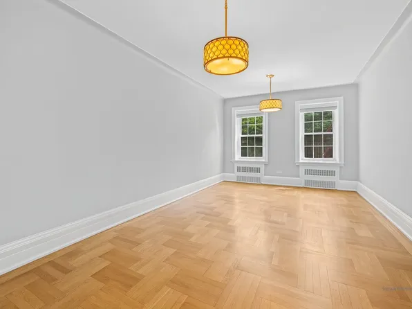 525 West 238th Street image 2 of 19