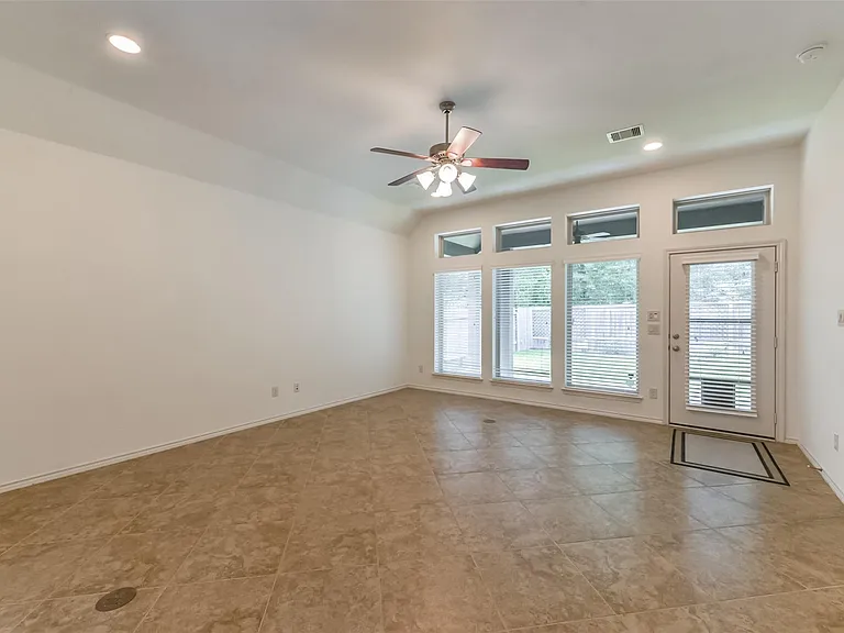 248 Clementine Ct — Photo 6