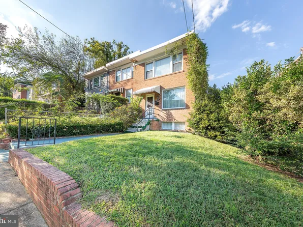 4032 Ely Pl SE, Washington, DC 20019