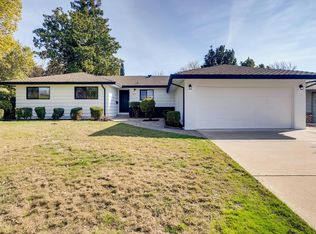 6807 S Land Park Dr, Sacramento, CA 95831
