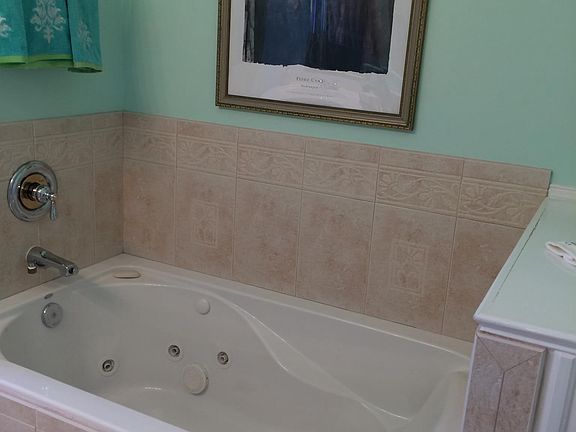 Master Bath Whirlpool Tub & Shower 