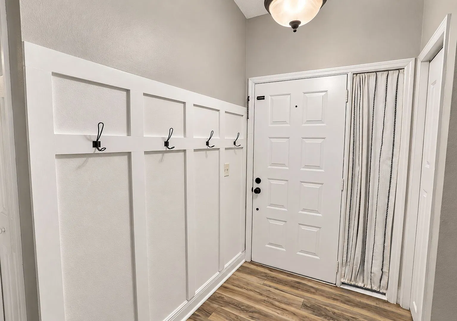 1022 Ward Cir — Photo 3