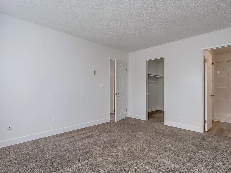 Mesa Vista Apartment Homes — Photo 17