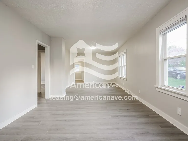 1666261_003_living_room_13717716.jpg