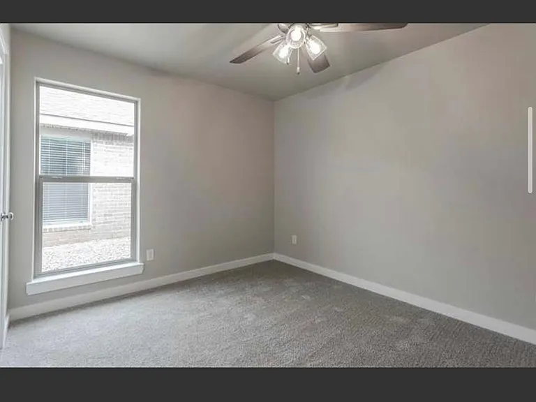 2910 Yellowstone Ct — Photo 7