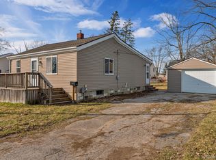 332 S Elm St, Lapeer, MI 48446
