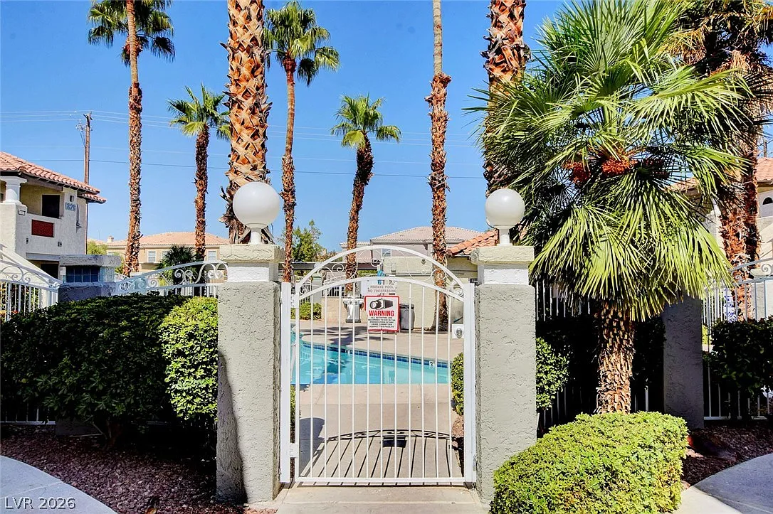 2 bed, 2.0 bath, 1137 sqft, $1,495 — Photo 3