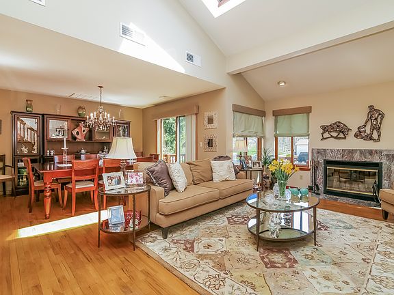 4th image of 24 Angela Dr