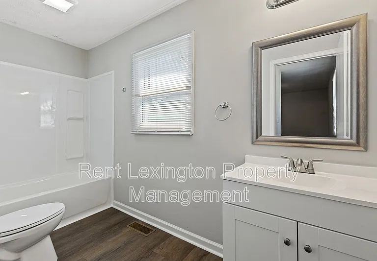 604 Hi Crest Dr — Photo 14